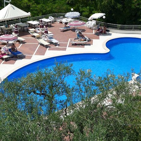Hotel L'Ulivo Mirabella Eclano Exterior foto